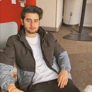 Meet your Posher, Hamza